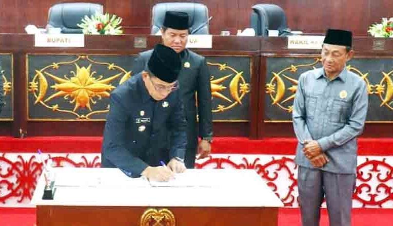 Pj Bupati Mura Tanda Tangani Nota Kesepakatan KUA-PPAS TA 2025