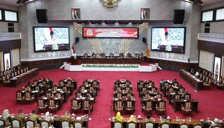 Wagub Kalteng Edy Pratowo Hadiri Rapur DPRD Kalteng