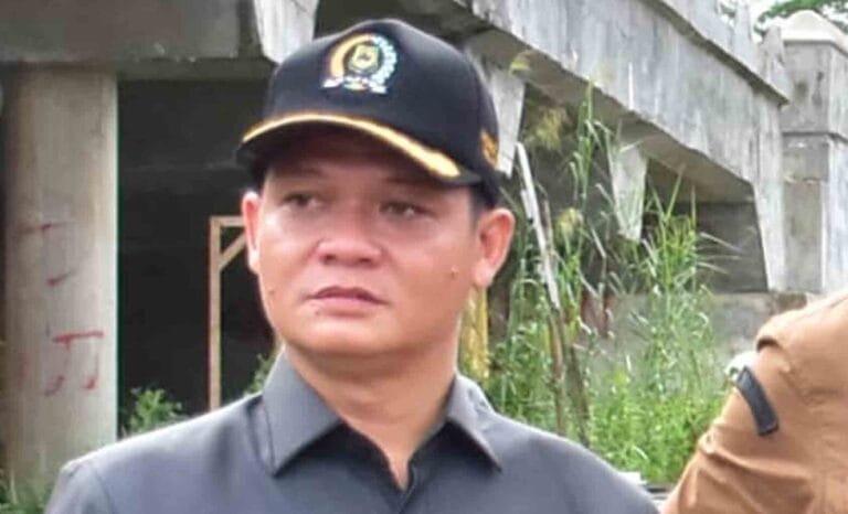 Anggota Komisi III DPRD Kapuas Menyayangkan Ambruknya Jembatan Muara Terusan yang Masih Dalam Tahap Pengerjaan