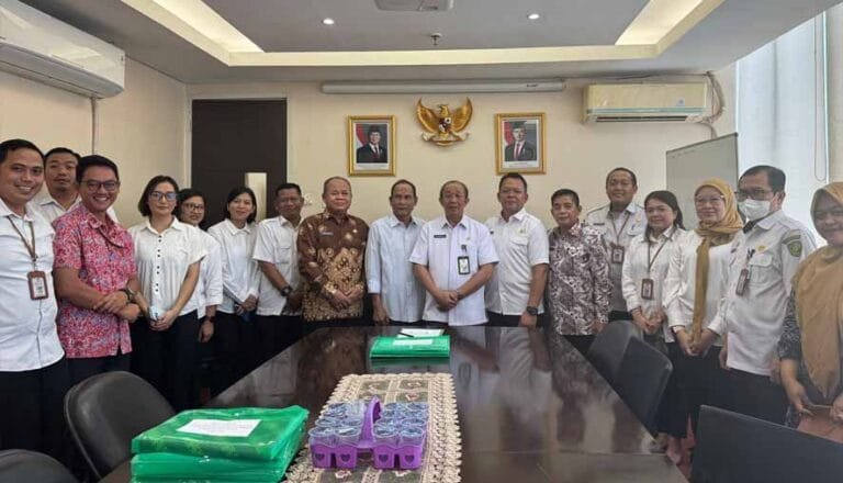 Ketua DPRD Serahkan Usulan Pemberhentian dan Pengangkatan Gubernur Kalteng ke Kemendagri