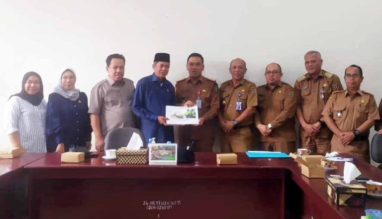 Komisi I DPRD Kunjungi Disbun Kalteng Bahas Peningkatan PAD Sektor Perkebunan