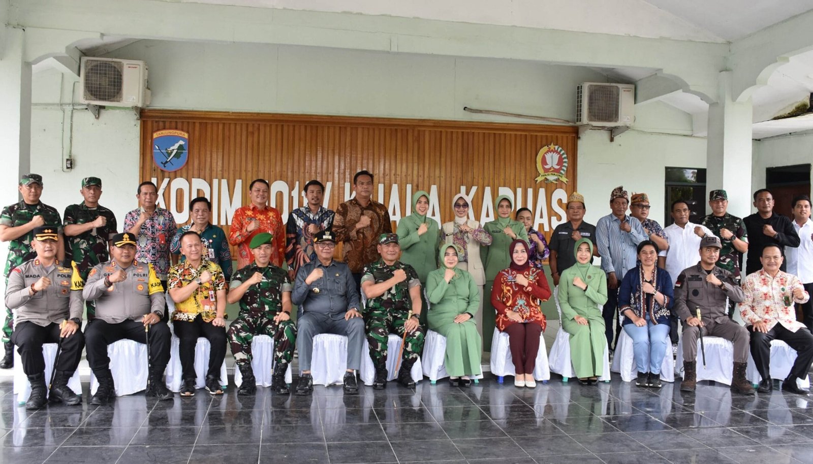 Yunaningsih Turut Menghadiri Penyambutan Danrem 102/ Panju Panjung ke Kabupaten Kapuas