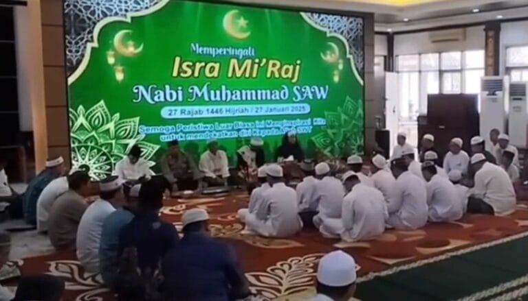 Anggota DPRD Kapuas Sampaikan Salat Lima Waktu Merupakan Pilar Utama dalam Islam