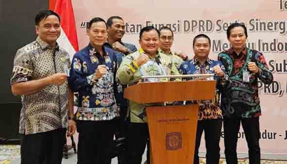 Pimpinan dan Anggota DPRD Kapuas Hadiri Munas VI ADKASI