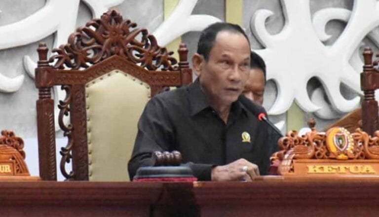 Ketua DPRD Arton S Dohong Pimpin Rapur ke-6 Masa Persidangan II Tahun Sidang 2025