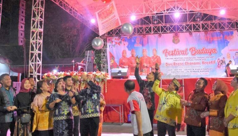 DPRD Kapuas Hadiri Pembukaan Festival Budaya Tingang Menteng Panunjung Tarung