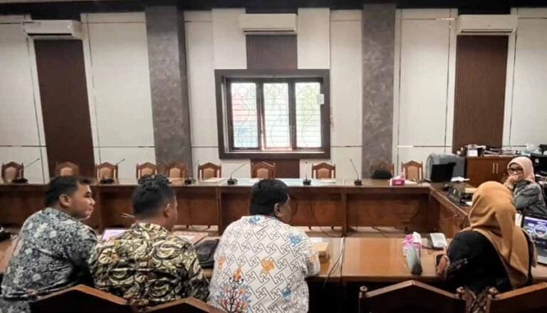 Ketua Komisi II DPRD Kalteng Terima Audiensi Tim Kajian Mitigasi Bencana UPR
