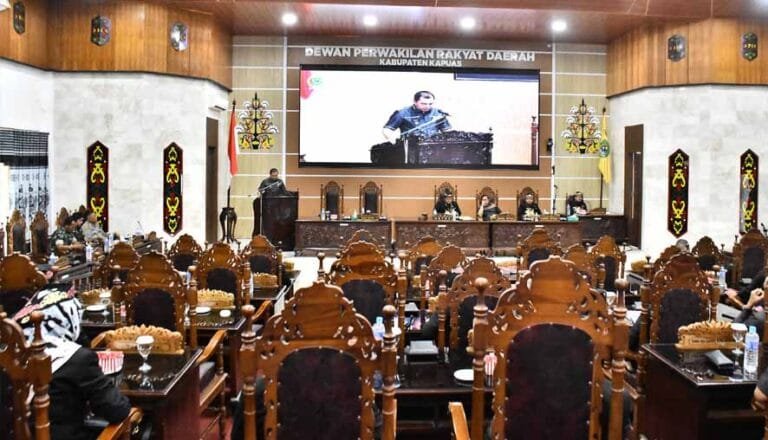 DPRD Kapuas Gelar Rapur Penyampaian Jawaban Eksekutif atas Raperda Pemekaran Kecamatan Mantangai