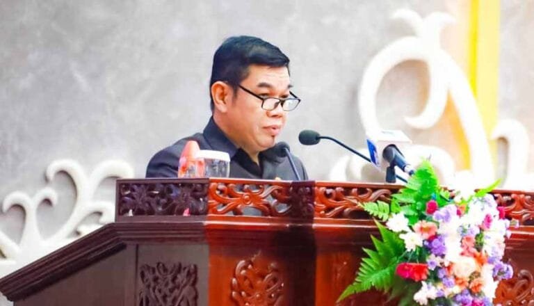 Rapat Paripurna DPRD Bersama Pemprov Kalteng Bahas Raperda Hak Keuangan DPRD