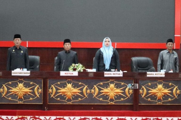 Rapat Paripurna DPRD Mura, Penyerahan Tiga Buah Raperda 4